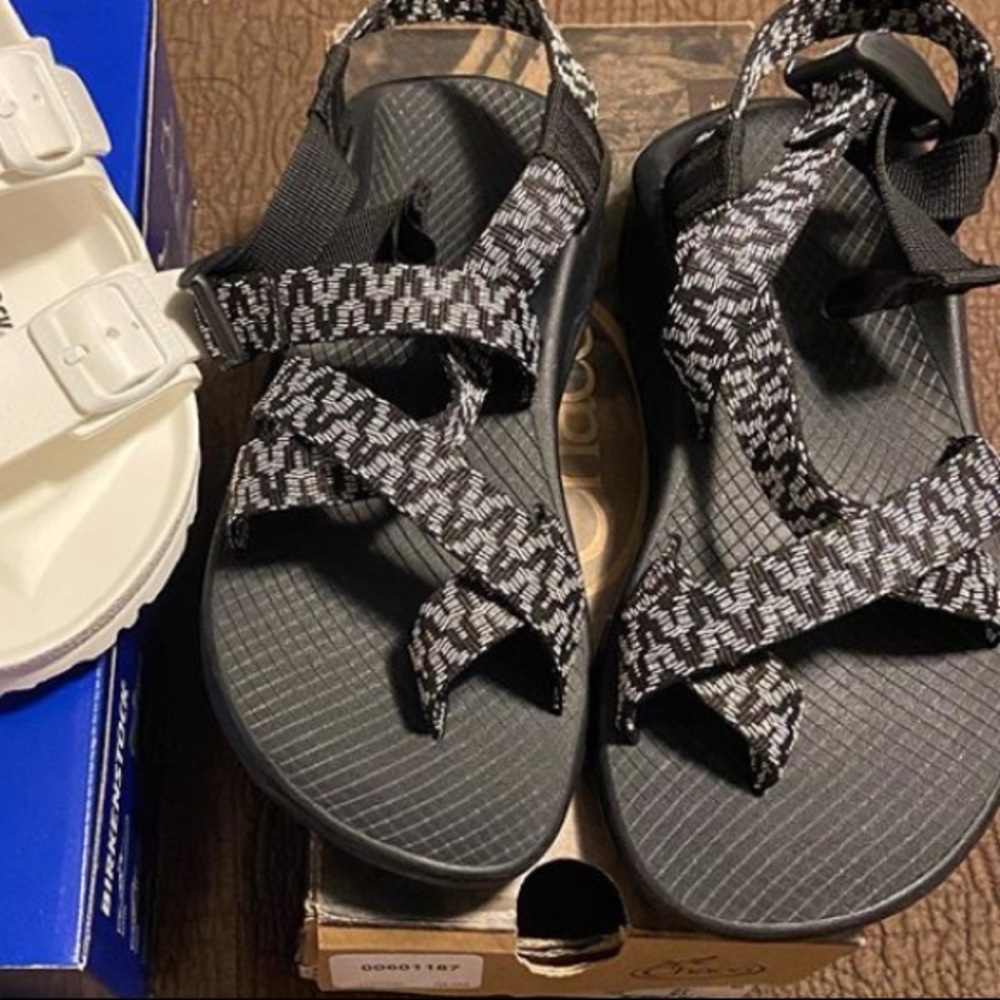 Women’s shoes - Picture 2 of 2